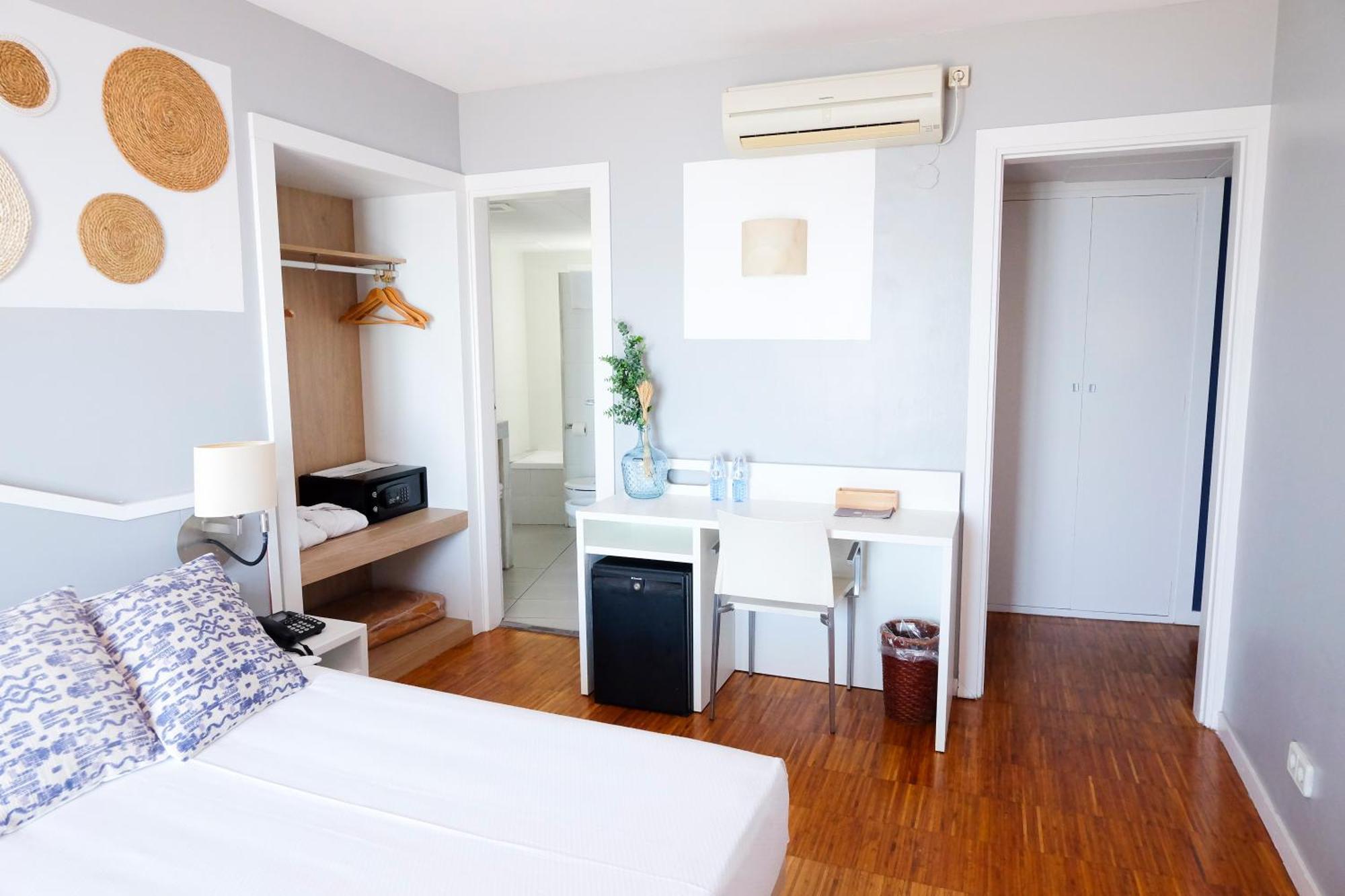 Hotel Subur Sitges Oda fotoğraf