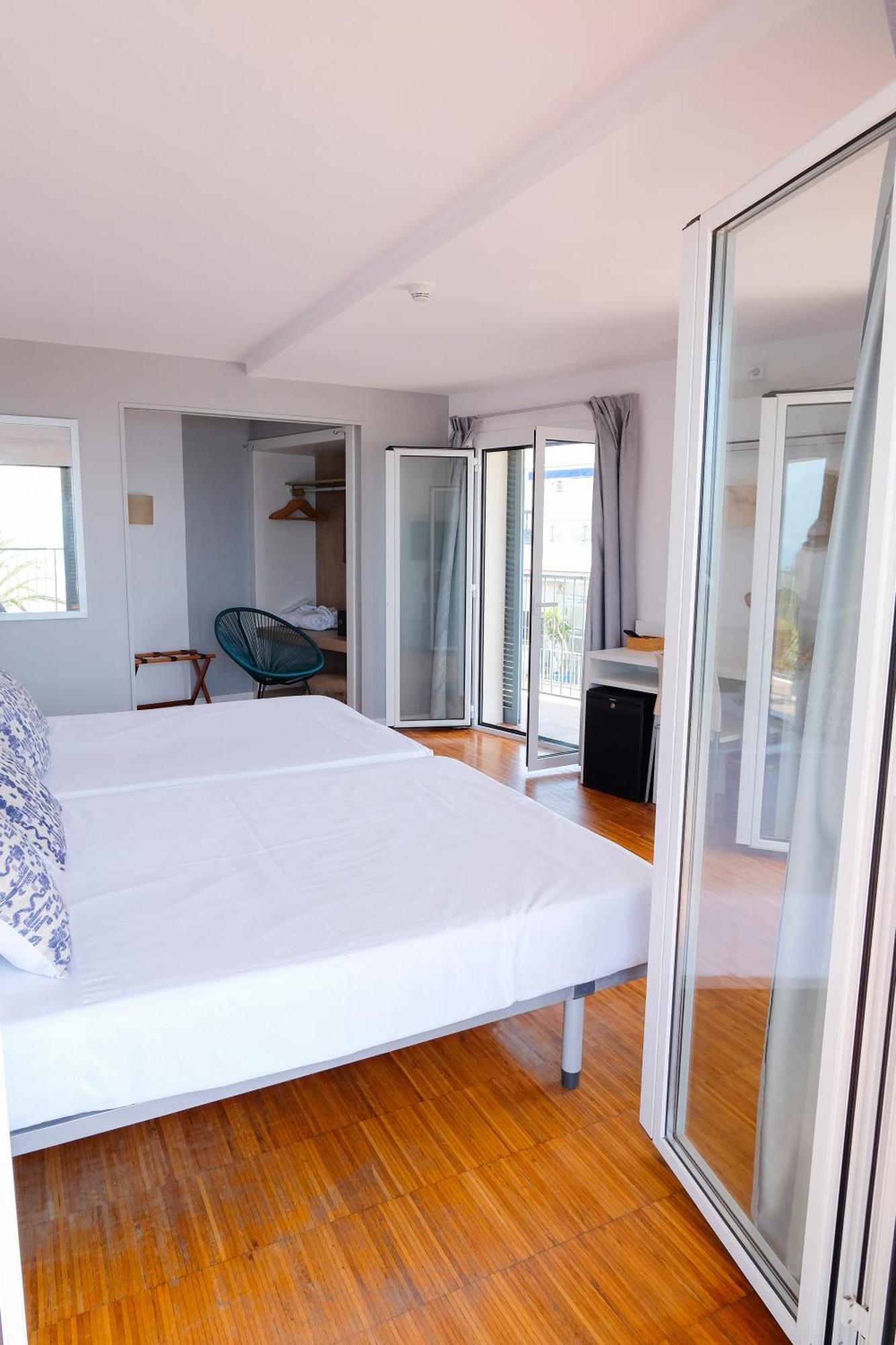 Hotel Subur Sitges Oda fotoğraf